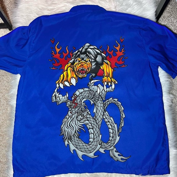 TD By Priority Male - 90’s Dragon & Doberman Graphic  Button Down Shirt - Picture 6 of 6